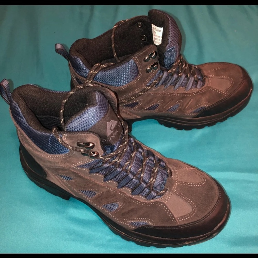 Ozark Trail men’s hiking boots size 11
